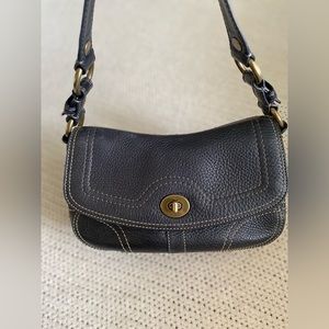 Vintage Coach pebbled leather shoulder bag